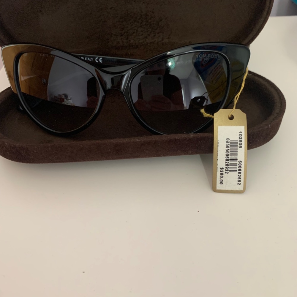 Tom Ford Nikita Sunglasses - Picture 2 of 4